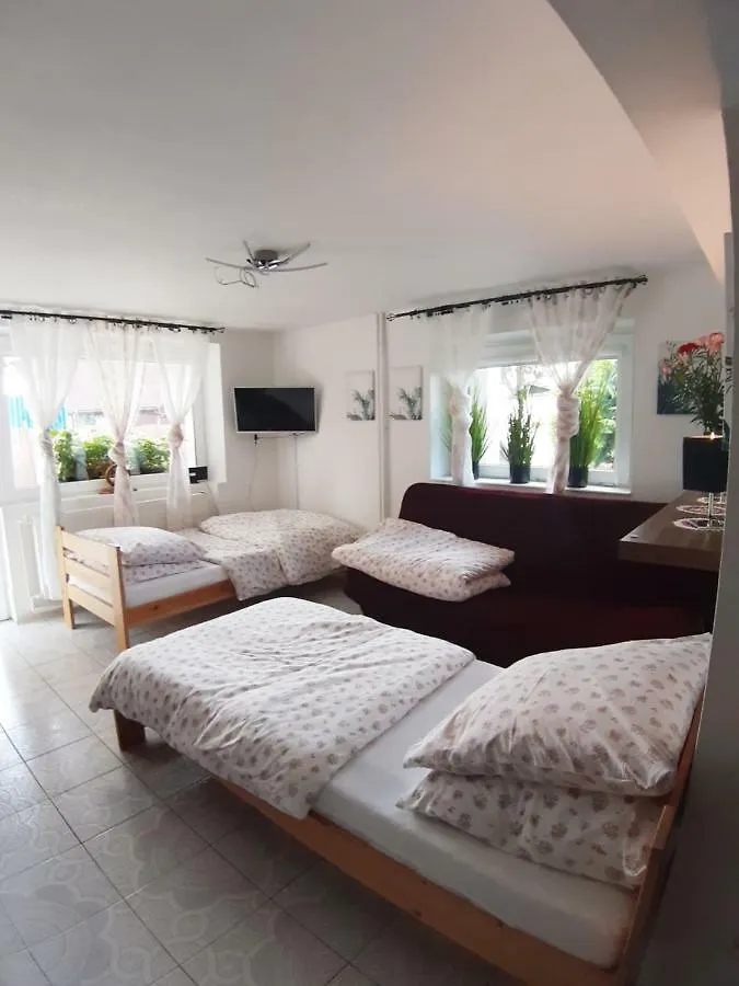 Apartament Pokoje Kwiatowe Chwaszczyno 0*,